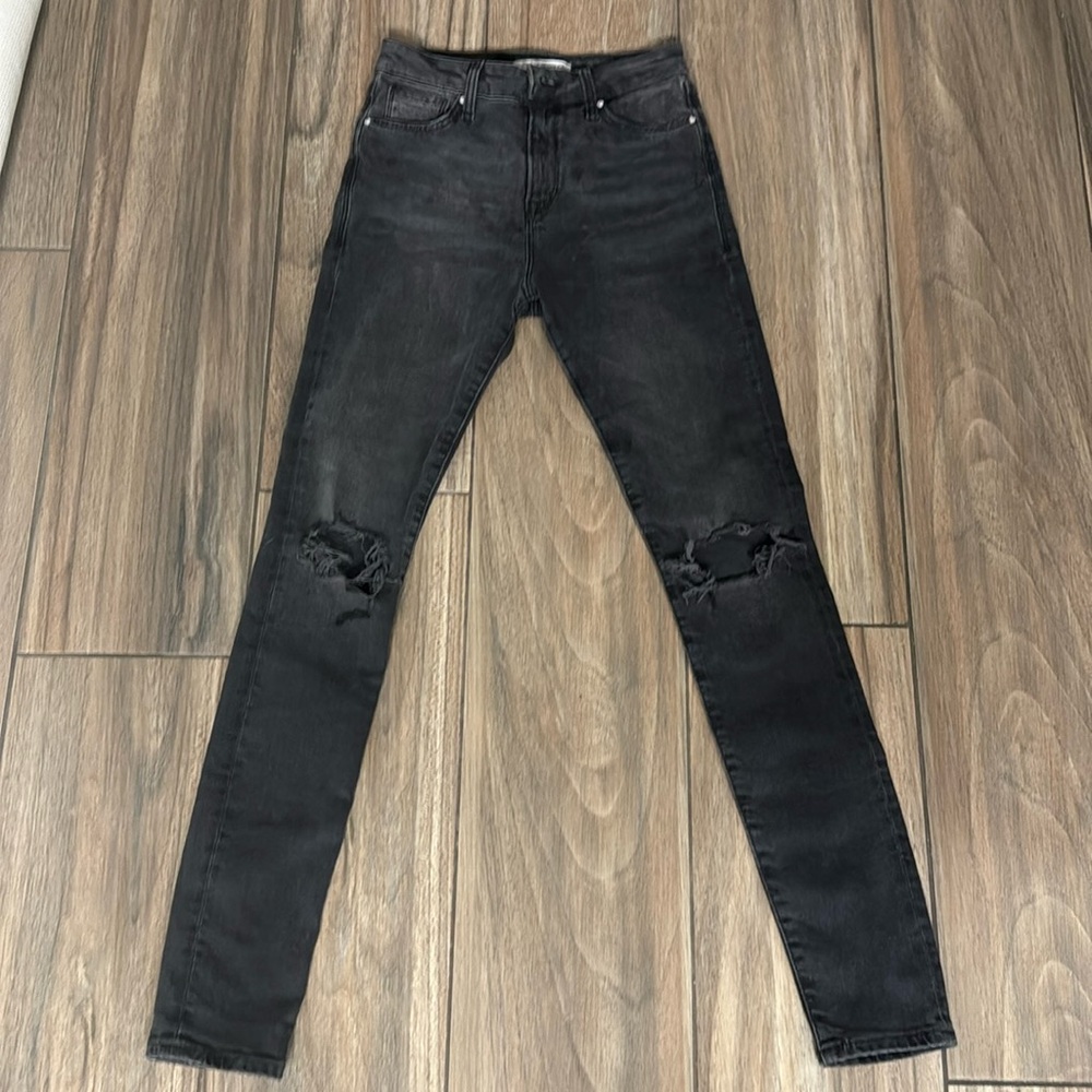 Mavi jeans co. Dark grey skinny jeans size 25 fits like a zero.